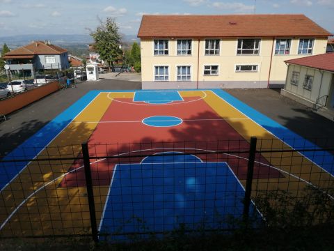 Kartepe Barbaros Okulu’na trafik eğitim parkuru ve basketbol sahası yapılıyor