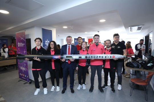 Başkan Büyükakın, Genç Mekânda proje üreten gençlerden söz aldı