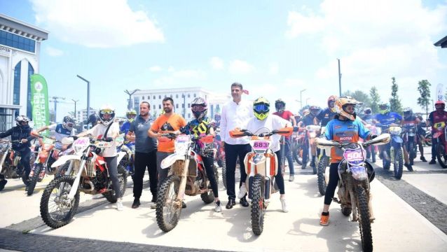 KARTEPE ENDURO ŞAMPİYONASI NEFESLERİ KESTİ