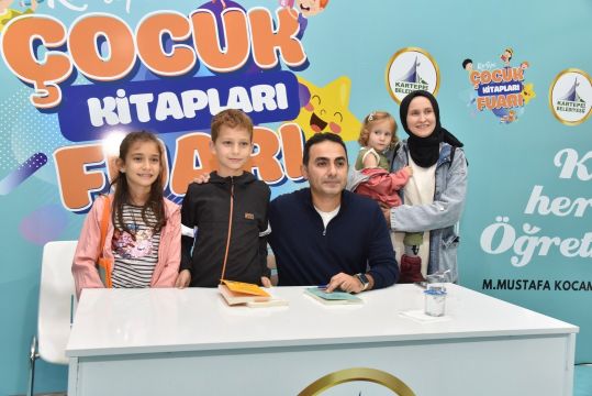 ÜNLÜ PSİKOLOG – YAZAR BEYHAN BUDAK KARTEPELİLERLE BULUŞTU