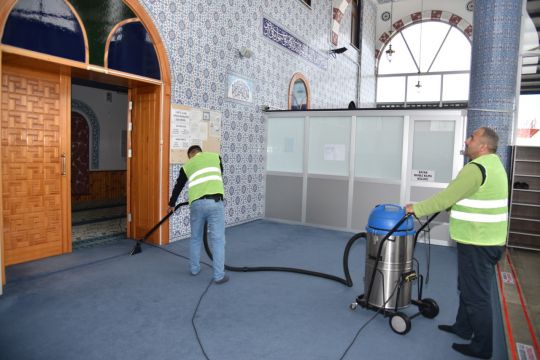 KARTEPE’DE CAMİLER RAMAZAN AYINA HAZIR