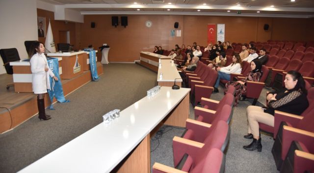 KARTEPE’DE AFET SONRASI KORKU VE TRAVMAYLA BAŞA ÇIKMA SEMİNERİ