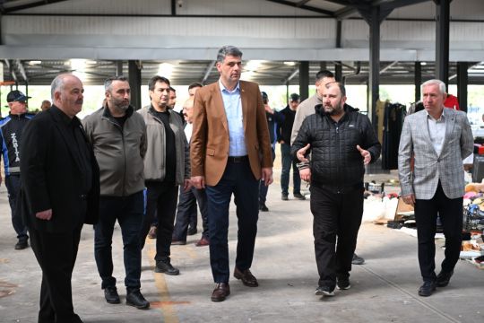 BAŞKAN KOCAMAN ANTİKA PAZARI’NDA