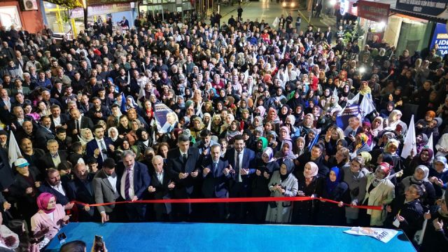 Köseköy Seçim İrtibatburosu miting havasında açıldı