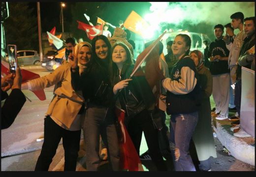 AK Partililer kutlamalara başladı