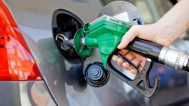 Benzine zam yolda