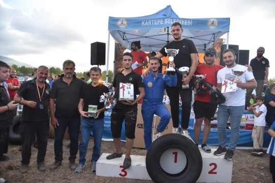 KARTEPE OFF-ROAD VE DOĞA ŞENLİĞİ NEFES KESTİ