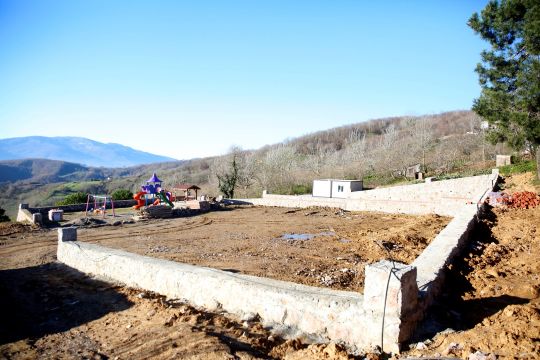 Eşme Ahmediye’ye futbol sahası