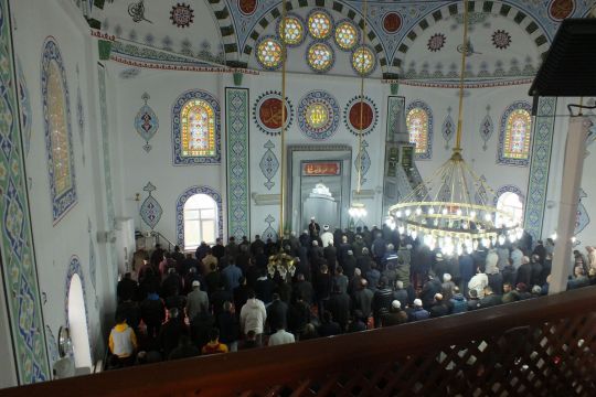 Kartepe'de Kalabalık Cemaat ile Cuma namazı kılındı