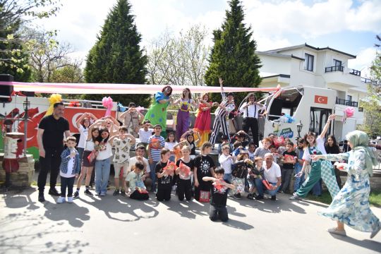 KARTEPE’NİN HER MAHALLESİNDE BAYRAM COŞKUSU