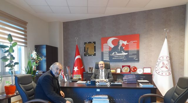 DİLOVASI HASTENE MÜDÜRÜNÜ GAZETECİ ŞAHİN ASKER ZİYARET ETTİ