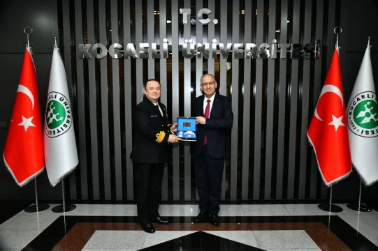 Deniz Hava Komutanından Rektöre ziyaret
