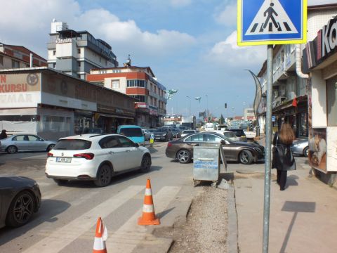 KÖSEKÖY LEYLA ATAKAN’DA TRAFİK KEŞMEKEŞİ
