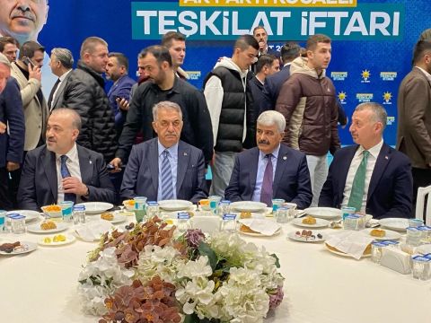 AK Parti’den 2 bin 500 kişilik teşkilat iftarı