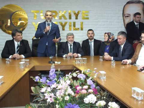 KARTEPE  AK PARTİ  SALONA SIĞMADI