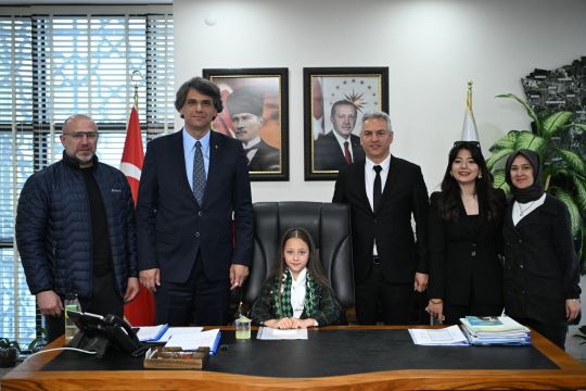 KARTEPE’DE BAŞKANLIK KOLTUĞU MİNİK İKRA’YA EMANET