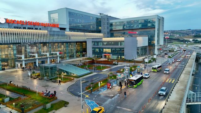 14 yeni hat, Şehir Hastanesi’ne direksiyon kırdı