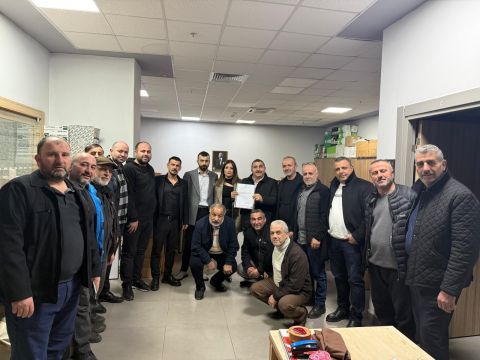 Güven Tazeleyen Kumsar Mazbatasını Aldı: “Bu başarı hepimizin”