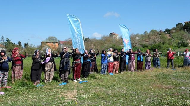 Şalvarlı sporla sağlıklı yaşama renkli farkındalık