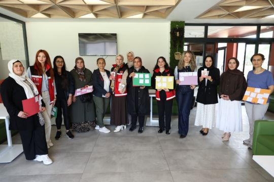 Kartepe’de Ebeveynlere Yönelik Bilinçli Dijitalleşme Eğitimi