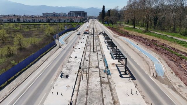 Kartepe tramvayında açılış haftası: “Hayırlı olsun” pankartları asıldı