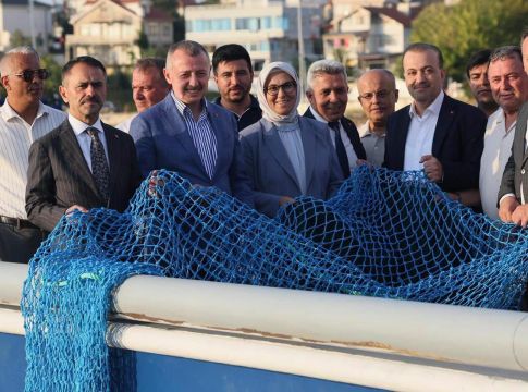 Balıkçının umudu denizde, Büyükşehir yanında
