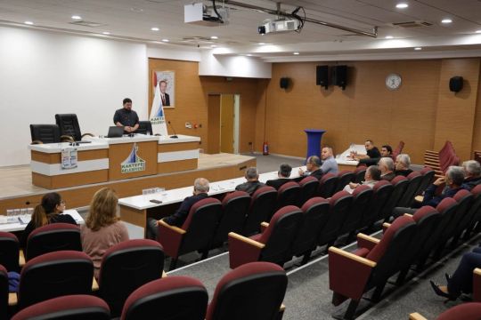 Kartepe’de Muhtar ve Azalara Sağlıklı Hayat Akademisi Eğitimi