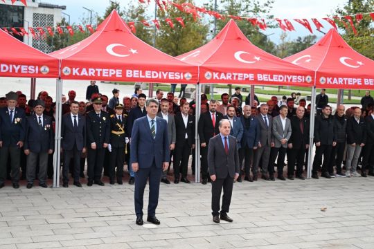 KARTEPE’DE CUMHURİYET GURURU KENT MEYDANI’NDA YAŞANDI